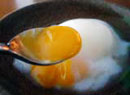 画像：烏骨鶏（うこっけい）の卵