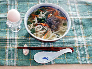 画像：烏骨鶏スープ　簡単うどん